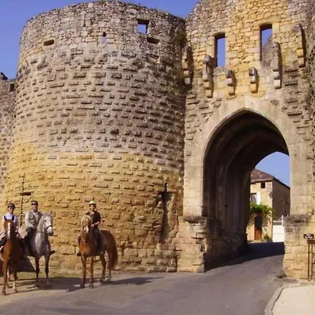 Centre Equestre Du Passe Temps Villa Dégagnac